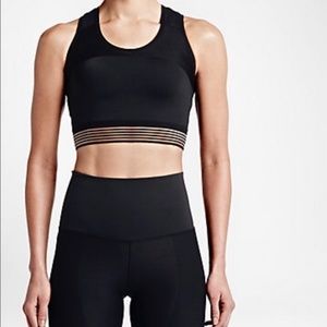 Nike Motion Training Top